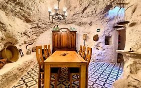 Cueva Con Jacuzzi A 20 Minutos De Valencia
